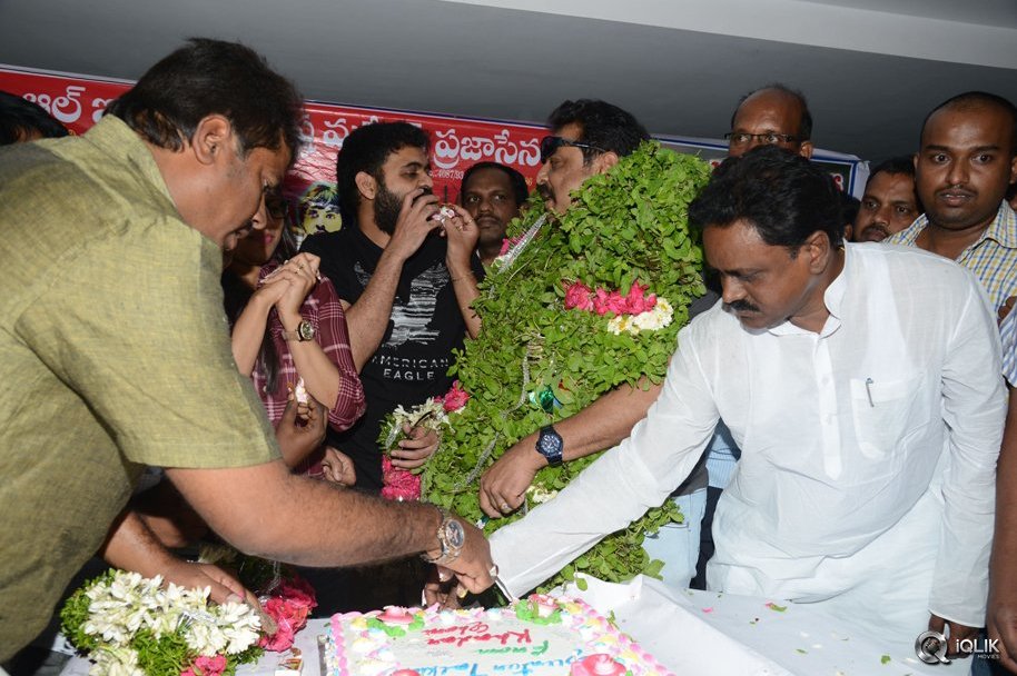 Guntur-Talkies-Movie-Team-at-Sapthagiri-Theater